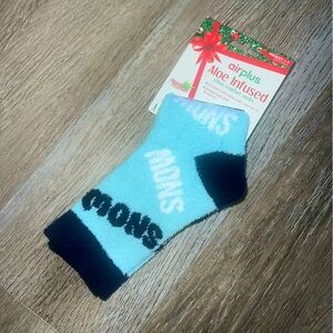 Aloe Infused cozy Snow socks